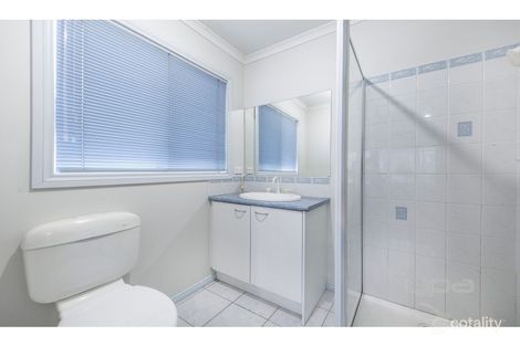 Property photo of 40 Northampton Crescent Caroline Springs VIC 3023