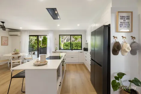 Property photo of 10 Knight Crescent Nerang QLD 4211