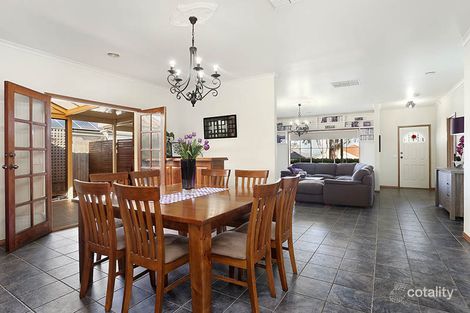 Property photo of 14 Rosewin Court Berwick VIC 3806
