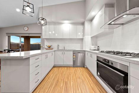 Property photo of 31 Cherokee Parade Clyde VIC 3978