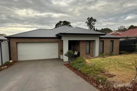 2 Innes Rd, Gembrook, VIC 3783