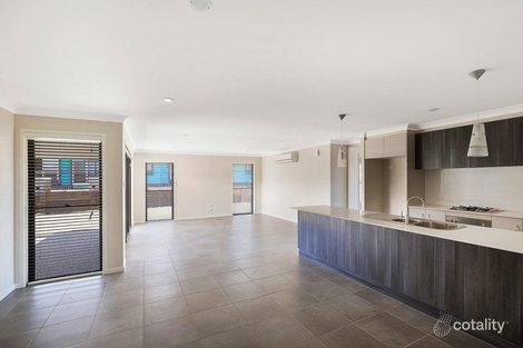 Property photo of 17 Renshaw Crescent Kearneys Spring QLD 4350