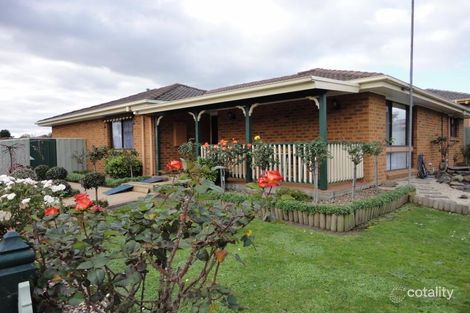 2 Dinwoodie Dr, Newborough, VIC 3825