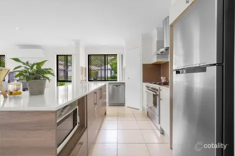 Property photo of 40 Meander Circuit Holmview QLD 4207