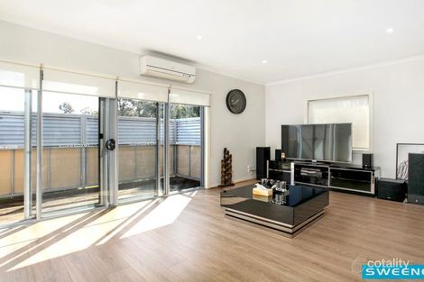 Property photo of 5/4 Hopetoun Green Caroline Springs VIC 3023