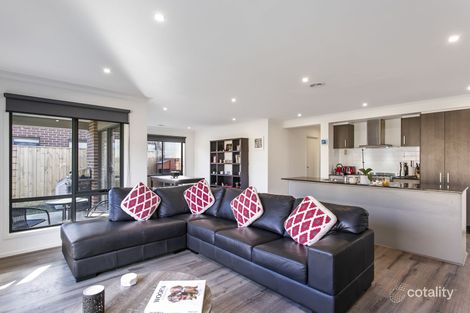 Property photo of 14 Hallyburton Drive Clyde North VIC 3978