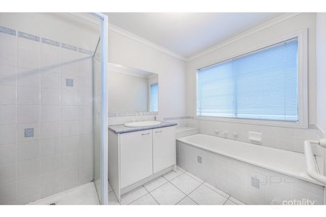 Property photo of 40 Northampton Crescent Caroline Springs VIC 3023