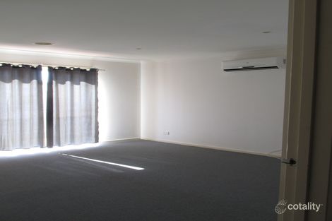 Property photo of 19 Durack Circuit Taylors Hill VIC 3037