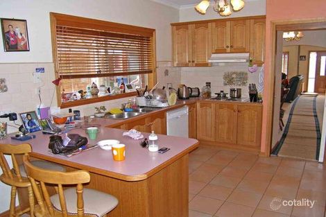 Property photo of 82 Avebury Drive Berwick VIC 3806