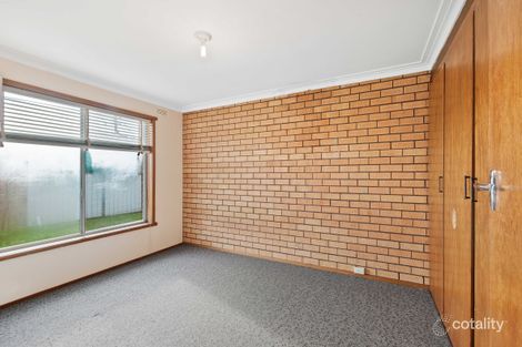 Property photo of 2/5 Ivanhoe Street Wendouree VIC 3355
