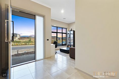 Property photo of 39 Hawking Crescent Fraser Rise VIC 3336
