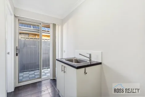 Property photo of 58 Salwood Loop Banksia Grove WA 6031