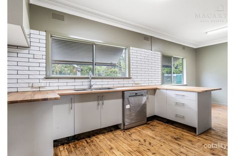 4 Kennedy Ave, Kooringal, NSW 2650