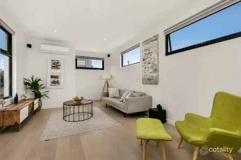 Property photo of 2/213 Station Street Edithvale VIC 3196