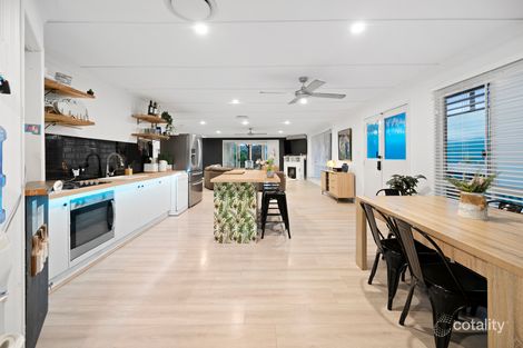 Property photo of 2 Sheffield Circuit Pacific Pines QLD 4211