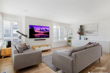 Property photo of 52 Heyington Crescent Noble Park North VIC 3174