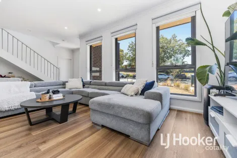 Property photo of 23A Oaktree Drive Hampton Park VIC 3976