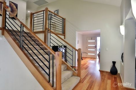 Property photo of 22 Canada Crescent Cameron Park NSW 2285