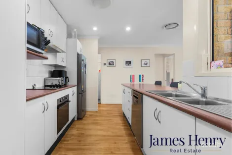 Property photo of 12 Holford Crescent Thornton NSW 2322