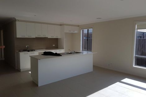 Property photo of 3 Otto Street Cranbourne East VIC 3977