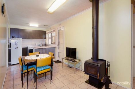Property photo of 19 Isaac Smith Crescent Cranbourne VIC 3977