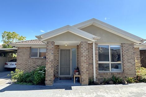 2/32 St Vigeons Rd, Reservoir, VIC 3073