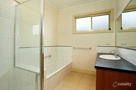 Property photo of 2/24 Riverside Avenue Werribee VIC 3030