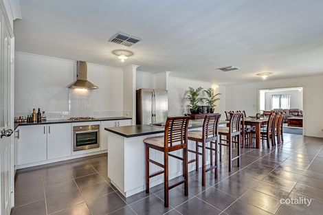 Property photo of 18 Baza Gardens Maida Vale WA 6057