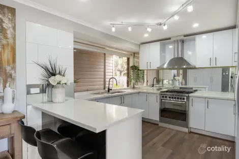 Property photo of 38 Farnborough Avenue Craigieburn VIC 3064