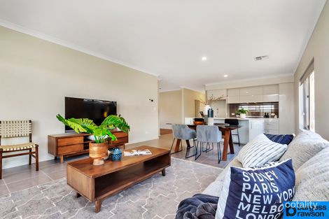 Property photo of 16 Lapis Road Treeby WA 6164