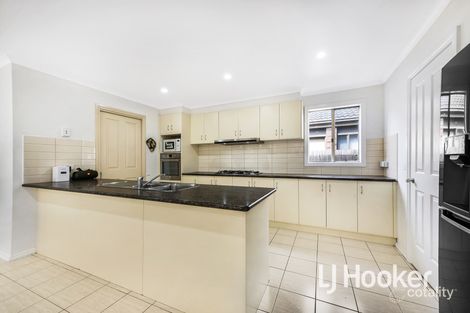 Property photo of 16 Domino Way Hampton Park VIC 3976