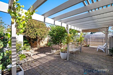 Property photo of 2/8 Lake Street Lake Wendouree VIC 3350