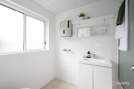 Property photo of 6/7 Clarence Avenue Dee Why NSW 2099
