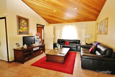 Property photo of 19 McLennan Close Robin Hill NSW 2795