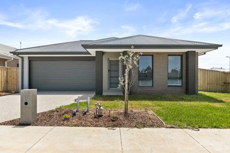 27 Raam Cct, Armstrong Creek, VIC 3217