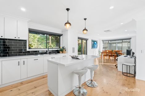 Property photo of 4 Pilosa Place Endeavour Hills VIC 3802