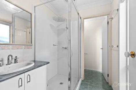 Property photo of 4 Raneen Drive Langwarrin VIC 3910