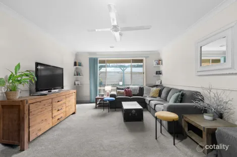 Property photo of 4 Raneen Drive Langwarrin VIC 3910