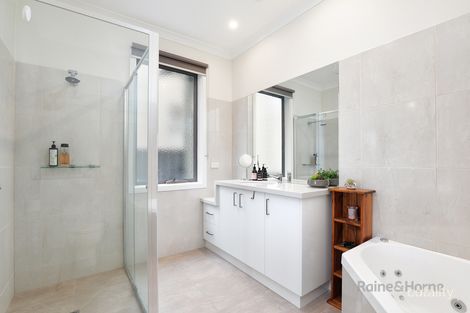 Property photo of 20 Riverbend Way Sunshine North VIC 3020