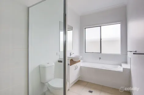 Property photo of 5036 Harbourview Drive Hope Island QLD 4212