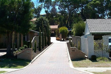 29 Castlecrag Dr, Kallaroo, WA 6025