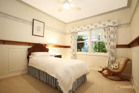 Property photo of 32 Warrington Crescent Wattle Glen VIC 3096