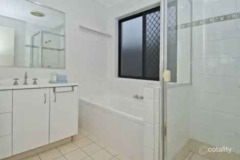 Property photo of 8 Gerard Street Pacific Pines QLD 4211