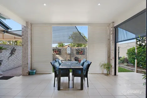 43 Collins St, Woody Point, QLD 4019