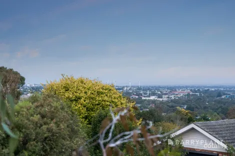 Property photo of 51 Culzean Crescent Highton VIC 3216