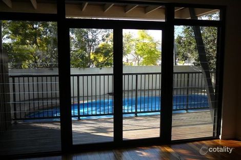 82 Pohlman St, Southport, QLD 4215