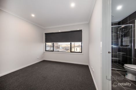 2 Homage Ave, Fraser Rise, VIC 3336