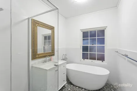 Property photo of 4 Kathryn Crescent Dalkeith WA 6009