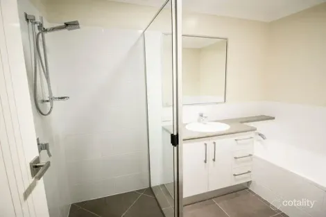 Property photo of 2/16 Taragon Street Glenvale QLD 4350