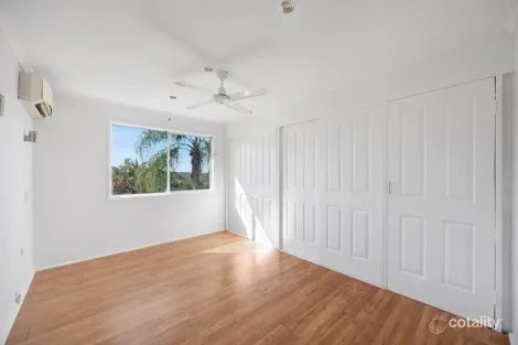 Property photo of 9 Sayre Crescent Boyne Island QLD 4680
